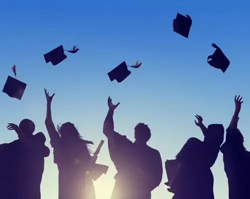 6 Ways New Grads Can Standout and Land that First Real Job